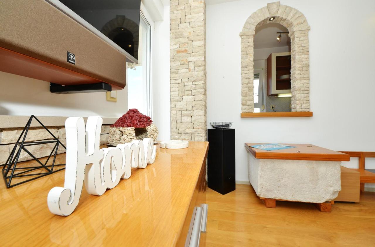 Barbora Apartment *