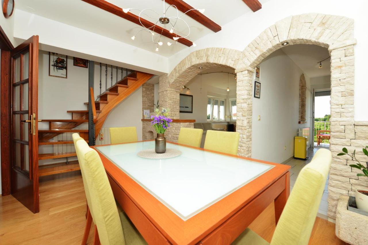 Barbora Apartment