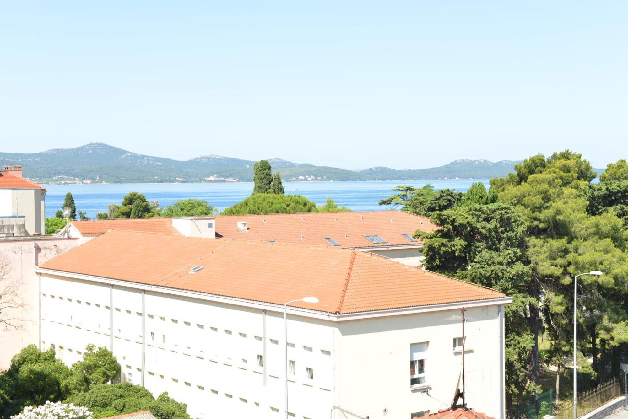 Barbora Apartment *